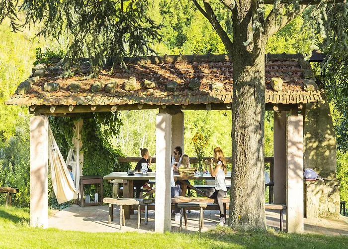 בית נופש In With Swimming Pool Modigliana