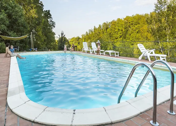 בית נופש In With Swimming Pool