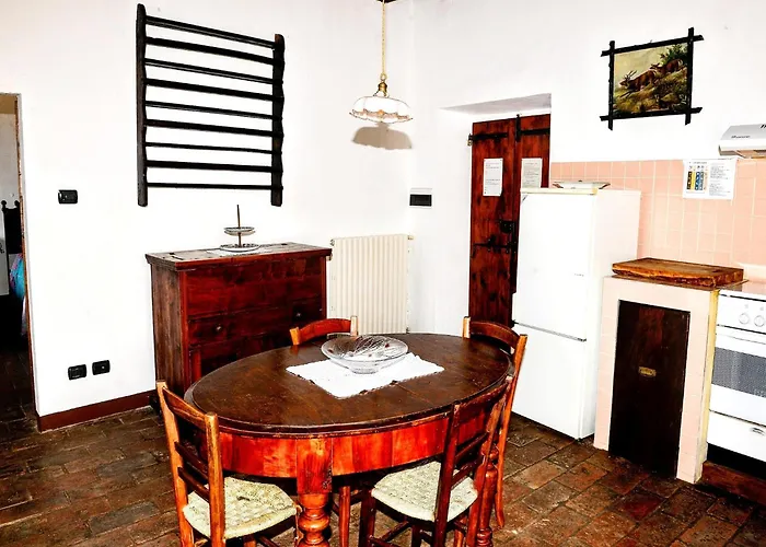 Dom wakacyjny In With Swimming Pool